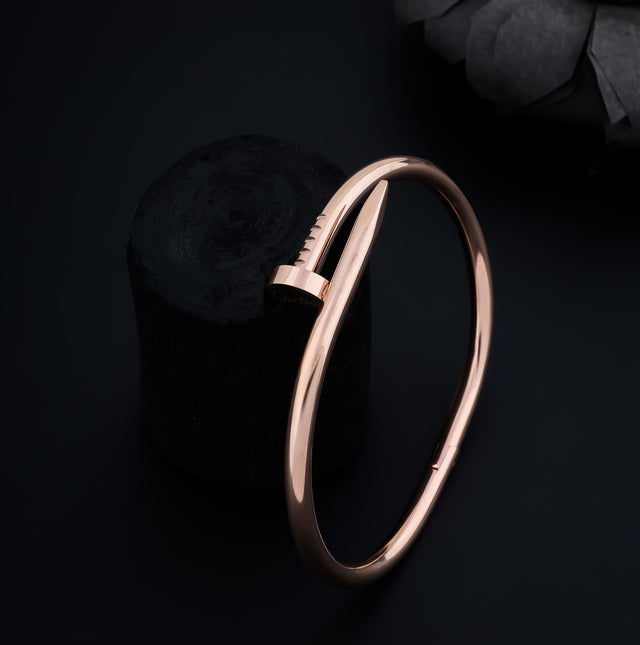 Nail Chic Gold-Plated Bracelet